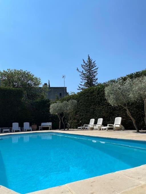 T2 Avec Jardin Et Piscine Privee Apartment Velaux Luaran gambar