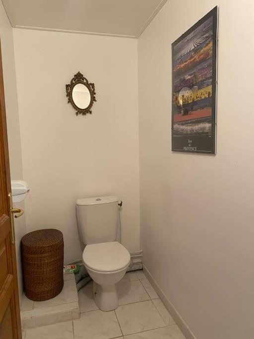 T2 Avec Jardin Et Piscine Privee Apartment Velaux Luaran gambar